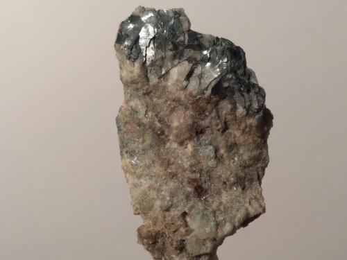 Tungstita<br />Crevoladossola Quarry, Crevoladossola, Verbano-Cusio-Ossola Province, Piedmont (Piemonte), Italy<br />36,5 x 20,5 mm<br /> (Autor: Sante Celiberti)