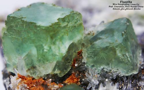Fluorita<br />Mina Xianghualing, Xianghualing, Linwu, Prefectura Chenzhou, Provincia Hunan, China<br />7x5.5x4 cm<br /> (Autor: Luis Edmundo Sánchez Roja)
