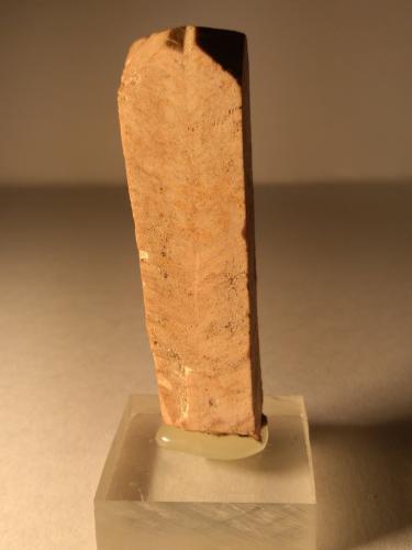 Ortoclasa<br />Baveno, Maggiore Lake, Verbano-Cusio-Ossola Province, Piedmont (Piemonte), Italy<br />60 x 17 mm<br /> (Autor: Sante Celiberti)