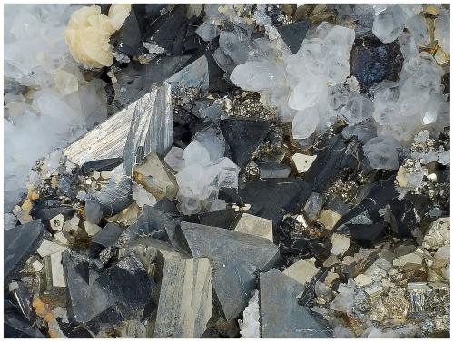 Tetrahedrite, Pyrite, Quartz, Sphalerite<br />Boldut Mine, Cavnic mining area, Cavnic, Maramures, Romania<br />15 cm x 12 cm x 5 cm<br /> (Author: silvia)