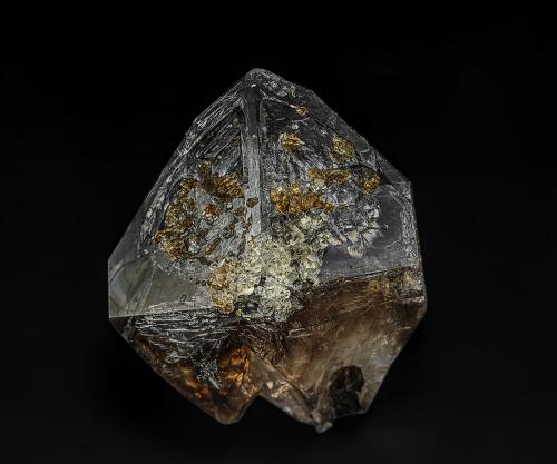 Quartz (variety smoky quartz), Calcite<br />Lowville, Lewis County, New York, USA<br />4.4 x 5.2 cm<br /> (Author: am mizunaka)