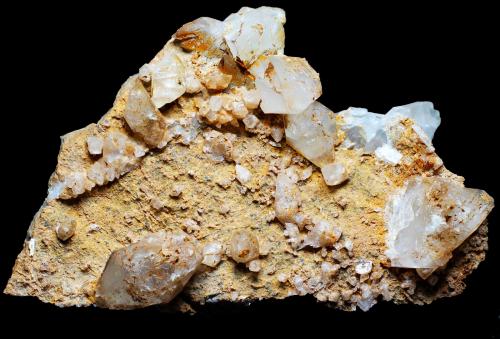 Calcita<br />Cantera Cabezoncillo, Cabeçonet/Alto del Salmitre, Municipio Busot, Comarca Campo de Alicante, Alicante / Alacant, Comunidad Valenciana / Comunitat Valenciana, España<br />70 x 43 x 20 mm.<br /> (Autor: José Luis Zamora)