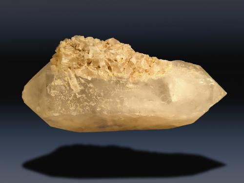 Quartz<br />Valdemorillo, Comarca Cuenca del Guadarrama, Community of Madrid, Spain<br />116 mm x 55 mm x 46 mm<br /> (Author: Firmo Espinar)