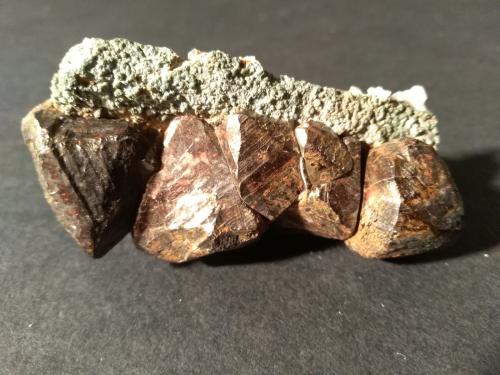 Goethita pseudomórfica de Pirita, Clorita, Cuarzo<br />La Thuile, Aosta Valley (Val d'Aosta), Italy<br />67 x 36 mm<br /> (Autor: Sante Celiberti)