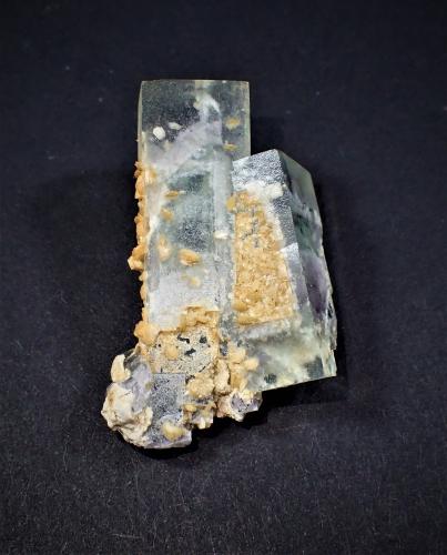 Fluorite<br />Piaotang Mine, Dayu, Ganzhou Prefecture, Jiangxi Province, China<br />36 mm x 19 mm x 15 mm<br /> (Author: Don Lum)
