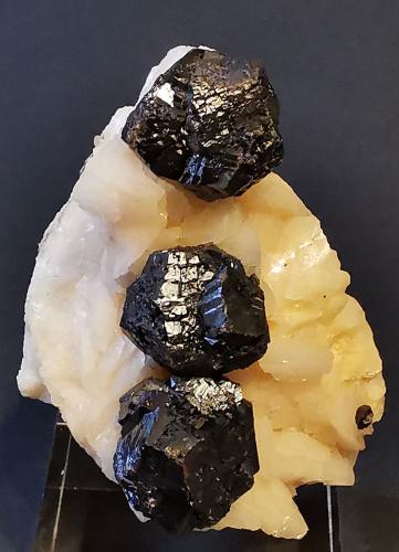 Sphalerite<br />Bou Bekker, Distrito Touissit, Provincia Jerada, Región Oriental, Marruecos<br />4 cm x 5 cm<br /> (Author: Enrique Llorens)