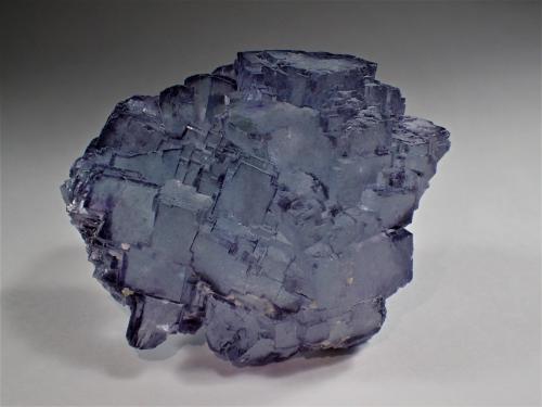 Fluorite<br />Yaogangxian Mine, Yizhang, Chenzhou Prefecture, Hunan Province, China<br />88 mm x 72 mm x 46 mm<br /> (Author: Don Lum)