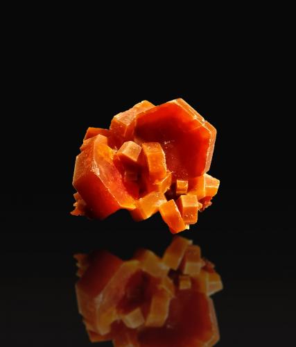 Vanadinite<br />Mibladen (Mibladen mining district), Midelt, Midelt Province, Drâa-Tafilalet Region, Morocco<br />27 mm x 23 mm x 21 mm<br /> (Author: Firmo Espinar)