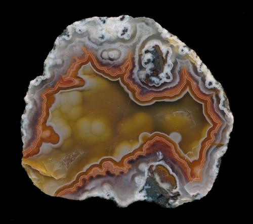 Quarz (variety Agate)<br />Aouli, distrito minero Mibladen, Mibladen, Midelt, Provincia Midelt, Región Drâa-Tafilalet, Marruecos<br />Specimen size 7 cm<br /> (Author: Tobi)