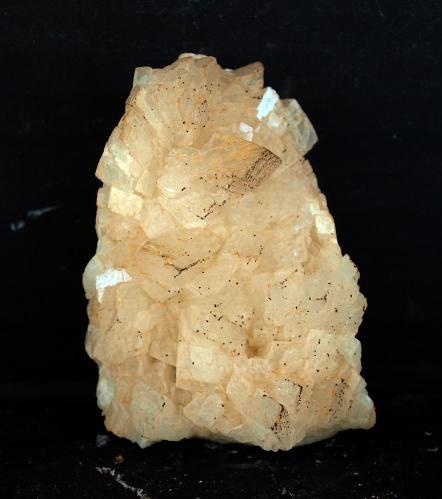 Dolomita<br />Cantera Azcárate (Azkarate), Eugui, Esteríbar, Comarca Auñamendi, Comunidad Foral de Navarra (Navarra), España<br />6 x 4 cm<br /> (Autor: Pedro Antonio)