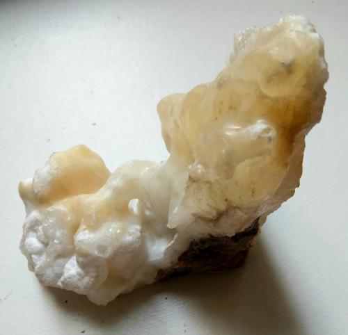 Calcite<br />Lascari, Metropolitan City of Palermo Province, Sicily, Italy<br />14.5 x 9 x 7 cm<br /> (Author: mineralenzo)