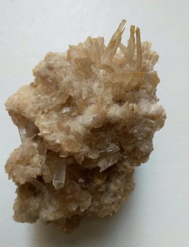 Gypsum<br />Lercara Friddi, Metropolitan City of Palermo Province, Sicily, Italy<br />7 x 5.5 x 4.5 cm<br /> (Author: mineralenzo)