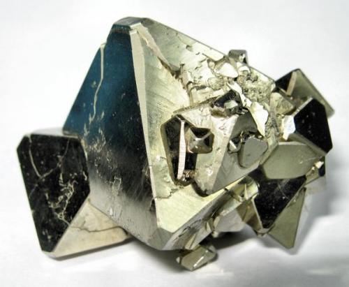 Pyrite
Mina Huanzala, Huallanca, Dos de Mayo, Huánuco, Peru
52 mm x 47 mm x 45 mm (Author: Carles Millan)