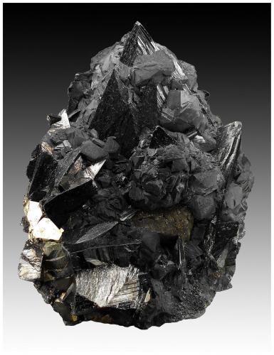 Tetrahedrite, Sphalerite, Pyrite<br />Mundo Nuevo mining area, Mundo Nuevo, Huamachuco, Sánchez Carrión Province, La Libertad Department, Peru<br />14 cm x 10 cm x 6 cm<br /> (Author: silvia)