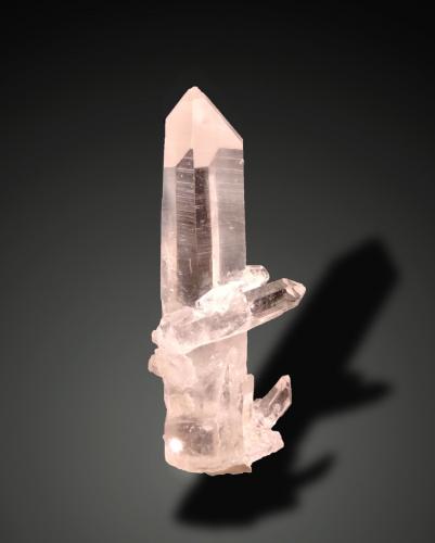 Quartz<br />Departamento Santander, Colombia<br />16 mm x 42 mm x 10 mm<br /> (Author: Firmo Espinar)