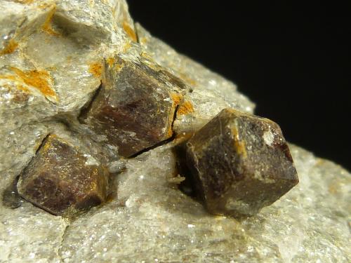 Almandino (Grupo Granate)<br />El Chive, Lubrín, Comarca Levante Almeriense, Almería, Andalusia, Spain<br />7 x 6 cm.<br /> (Autor: Felipe Abolafia)
