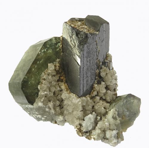 Fluorapatite, Ferberite<br />Minas da Panasqueira, Aldeia de São Francisco de Assis, Covilhã, Castelo Branco, Cova da Beira, Centro, Portugal<br />8 x 6 cm<br /> (Author: JoséMiguel)