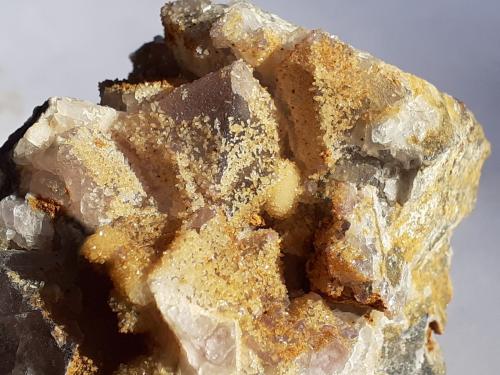Fluorite, Quartz<br />Yongping, Yanshan, Shangrao Prefecture, Jiangxi Province, China<br />9 x 6 cm<br /> (Author: Volkmar Stingl)