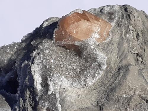 Celestine, Calcite<br />Dornburg-Camburg, Saale-Holzland-Kreis, Thuringia/Thüringen, Germany<br />FoV 4 cm<br /> (Author: Volkmar Stingl)