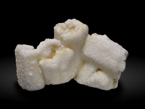 Calcite<br />Jebel Masker, Imilchil area, Tounfit, Khénifra Province, Beni Mellal-Khenifra Region, Morocco<br />9.7 x 5.8 x 4.2 cm<br /> (Author: Michael Shaw)
