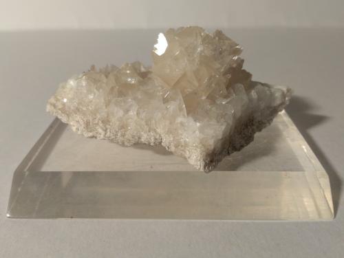 Calcite<br />Retznei, Ehrenhausen an der Weinstrasse, Leibnitz District, Styria/Steiermark, Austria<br />73 x 43 mm<br /> (Author: Sante Celiberti)