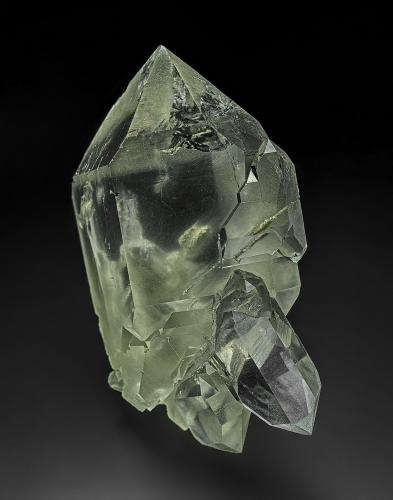 Quartz, Actinolite (variety byssolite)<br />Miage Glacier, Veny Valley, Monte Bianco Massif (Mont Blanc Massif), Courmayeur, Aosta Valley (Val d'Aosta), Italy<br />11.0 x 7.2 cm<br /> (Author: am mizunaka)