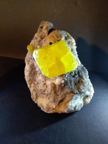 Sulphur<br />Mina Cozzo Disi, Casteltermini, Provincia Agrigento (Girgenti), Sicilia, Italia<br />13,5 x 9,5 cm<br /> (Author: Sante Celiberti)