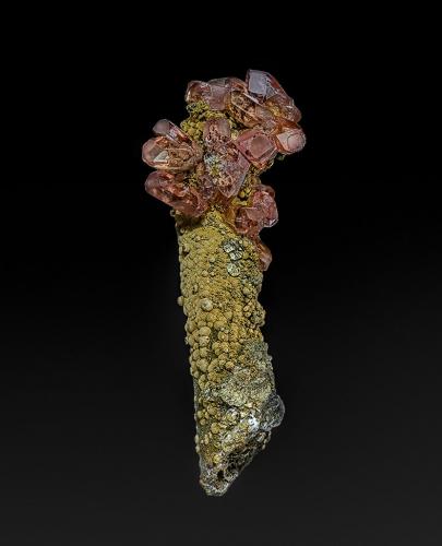 Rhodochrosite, Fluorite<br />Santa Eulalia District, Municipio Aquiles Serdán, Chihuahua, Mexico<br />2.6 x 1.2 cm<br /> (Author: am mizunaka)