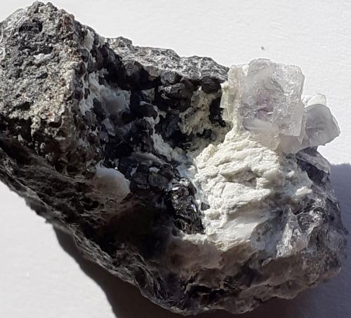 Sphalerite, Fluorite, Baryte<br />Minas de plomo, Obernberg am Brenner, Distrito Innsbruck-Land, Tirol, Austria<br />3 x 3 cm<br /> (Author: Volkmar Stingl)