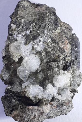 Stilbite (variety Puflerite)<br />Forra di Bulla, Ortisei (St Ulrich), Siusi Alp (Seis Alp, Seiser Alm), Gardena Valley (Gröden Valley), Bolzano Province, Trentino-Alto Adige (Trentino-Südtirol), Italy<br />3,5 x 2 cm<br /> (Author: Volkmar Stingl)