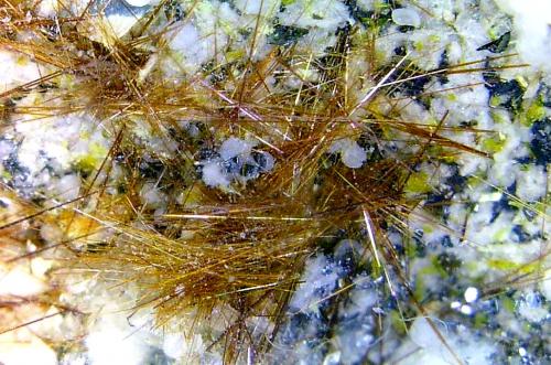 Yuanfuliita, Fluorapatito, Hematites<br />Minas Nuestra Señora del Carmen, La Celia, Jumilla, Comarca Altiplano, Región de Murcia (Murcia), España<br />Campo de visión 10 mm.<br /> (Autor: Antonio P. López)