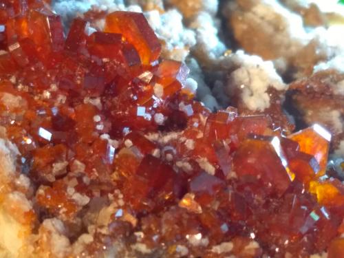 Vanadinite, Baryte, Calcite<br />Mibladen (distrito minero Mibladen), Midelt, Provincia Midelt, Región Drâa-Tafilalet, Marruecos<br />10,5 x 8,5 cm<br /> (Author: Sante Celiberti)