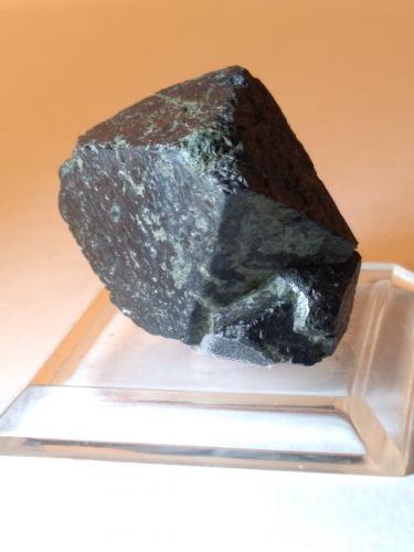 Magnetite<br />Akhmatovskaya Kop' (Achmatovsk Mine), Nazyamskie Mountains, Zlatoust, Chelyabinsk Oblast, Ural Federal District, Russia<br />33 x 28 mm<br /> (Author: Sante Celiberti)