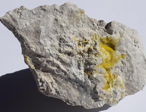 Smithsonite (variety cadmian smithsonite)<br />Mina Feigenstein, Monte Wannig, Nassereith, Distrito Imst, Tirol Norte, Tirol, Austria<br />8 x 5 cm<br /> (Author: Volkmar Stingl)