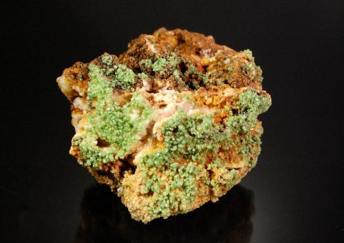 Pyromorphite<br />Mina Driggith (Mina Driggeth), Caldbeck Fells, Allerdale, (antes Cumberland), Cumbria, Inglaterra / Reino Unido<br />9.0 x 7.0 x 4.0 cm<br /> (Author: Michael Shaw)