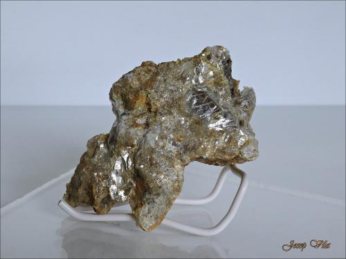 Moscovita (Grupo Mica)<br />Mina Leonor, Minas de Osor, Osor, Comarca La Selva, Gerona / Girona, Cataluña / Catalunya, España<br />85 x 50 x 35 mm.<br /> (Autor: Josep Vila - P.)