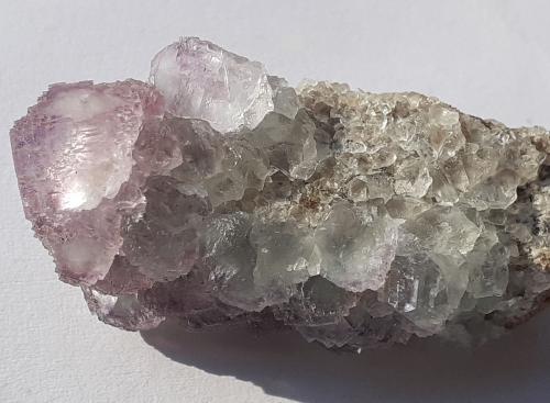 Fluorite<br />Chengnan high speed railway tunnel, Wuyishan, Nanping Prefecture, Fujian Province, China<br />4 x 1,5 cm<br /> (Author: Volkmar Stingl)