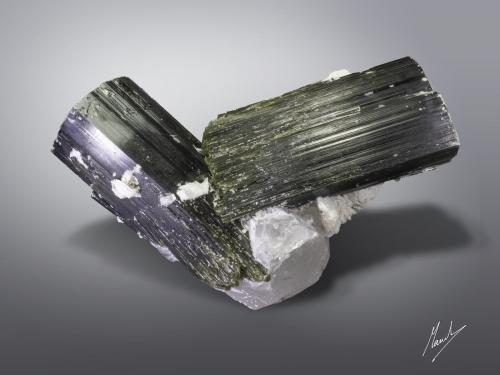 Elbaite<br />Stak Nala, Haramosh Mountains, Skardu District, Gilgit-Baltistan (Northern Areas), Pakistan<br />127 x 103 mm<br /> (Author: Manuel Mesa)