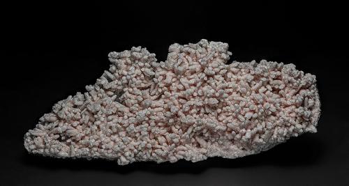 Rhodochrosite<br />Minas Cassandra, Prefectura Chalkidiki, Departamento Macedonia, Grecia<br />13.1 x 5.2 cm<br /> (Author: am mizunaka)