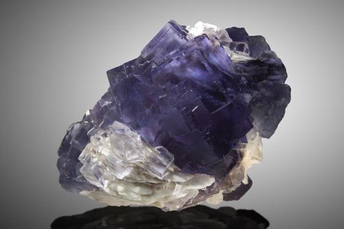 Fluorita<br />La Cabaña, zona minera de Berbes, Valdelmar, Berbes, Ribadesella, Comarca Oriente, Principado de Asturias (Asturias), España<br />Cristales de hasta 4.5cm de arista,<br /> (Autor: Raul Vancouver)