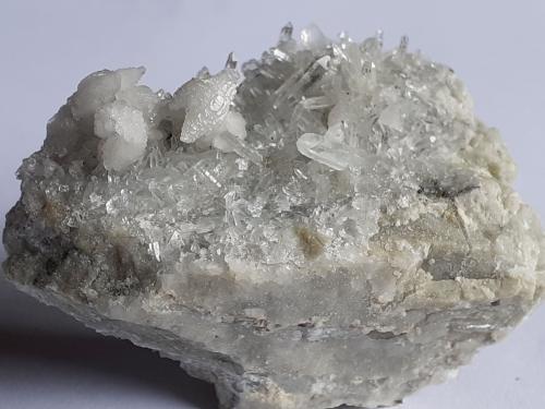Calcite, Quartz, Pyrite<br />Baimashan tunnel (construction site), Qianbaxia, Wuyishan, Nanping Prefecture, Fujian Province, China<br />5,5 x 3,5 cm<br /> (Author: Volkmar Stingl)