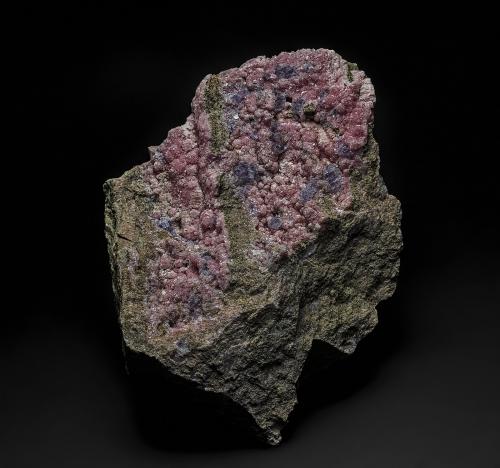 Rhodochrosite, Fluorite<br />Mina Durango, Grupo de concesiones Durango and Moorlight , Phillipsburg, Distrito Phillipsburg, Condado Granite, Montana, USA<br />10.0 x 8.4 cm<br /> (Author: am mizunaka)