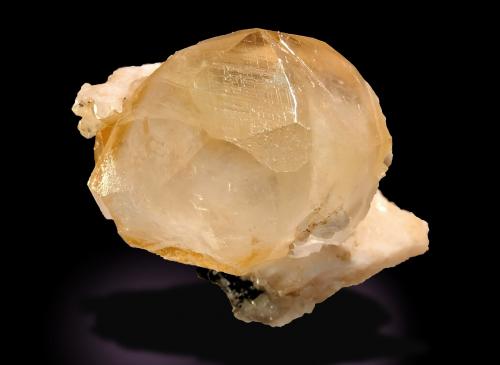 Calcite<br />La Cuerre Mine, La Florida mining area, Rionansa-Herrerías, Comarca Saja-Nansa, Cantabria, Spain<br />47 mm x 38 mm x 35 mm. Calcite sphere is 35 mm diameter aproximately.<br /> (Author: Firmo Espinar)