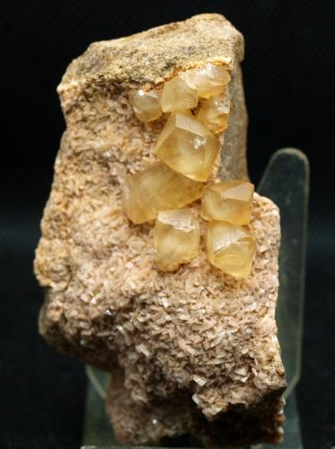 Calcita<br />Cantera Candesa, Alto de Verdenueva, Camargo, Comarca Santander, Cantabria, España<br />7.25 x 4 cm<br /> (Autor: Pedro Antonio)