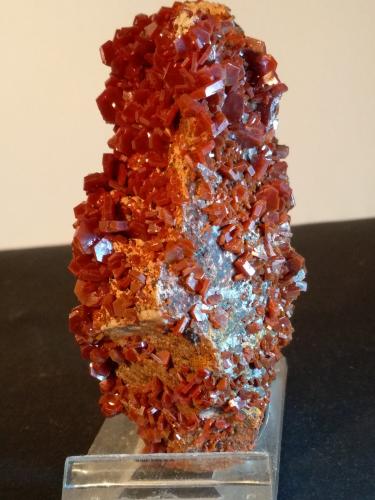 Vanadinite<br />Mibladen (distrito minero Mibladen), Midelt, Provincia Midelt, Región Drâa-Tafilalet, Marruecos<br />98 x 59 mm<br /> (Author: Sante Celiberti)