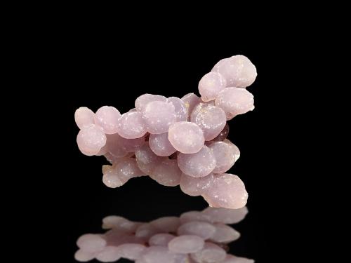 Quartz (variety amethyst)<br />Mamuju area, Sulawesi Barat Province, Indonesia<br />33 mm x 25 mm x 16 mm<br /> (Author: Firmo Espinar)