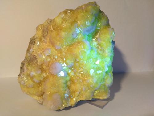 Sulphur, Aragonite<br />Minas Cianciana, Cianciana, Provincia Agrigento (Girgenti), Sicilia, Italia<br />14,5 x 13,5 cm<br /> (Author: Sante Celiberti)