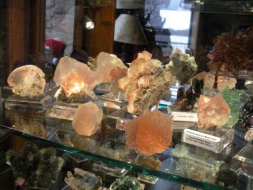 Pink Fluorites on shelf in Fluorite cabinet. (Author: Gail)