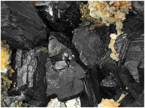 Sphalerite with Calcite<br />Boldut Mine, Cavnic mining area, Cavnic, Maramures, Romania<br />12 cm x 9 cm x 8 cm<br /> (Author: silvia)