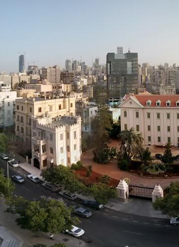 _...mientras que otros barrios mantienen su viejo estilo, por lo que "una mezcla" podría ser una buena manera de describir esta ciudad. (Autor: Jordi Fabre)